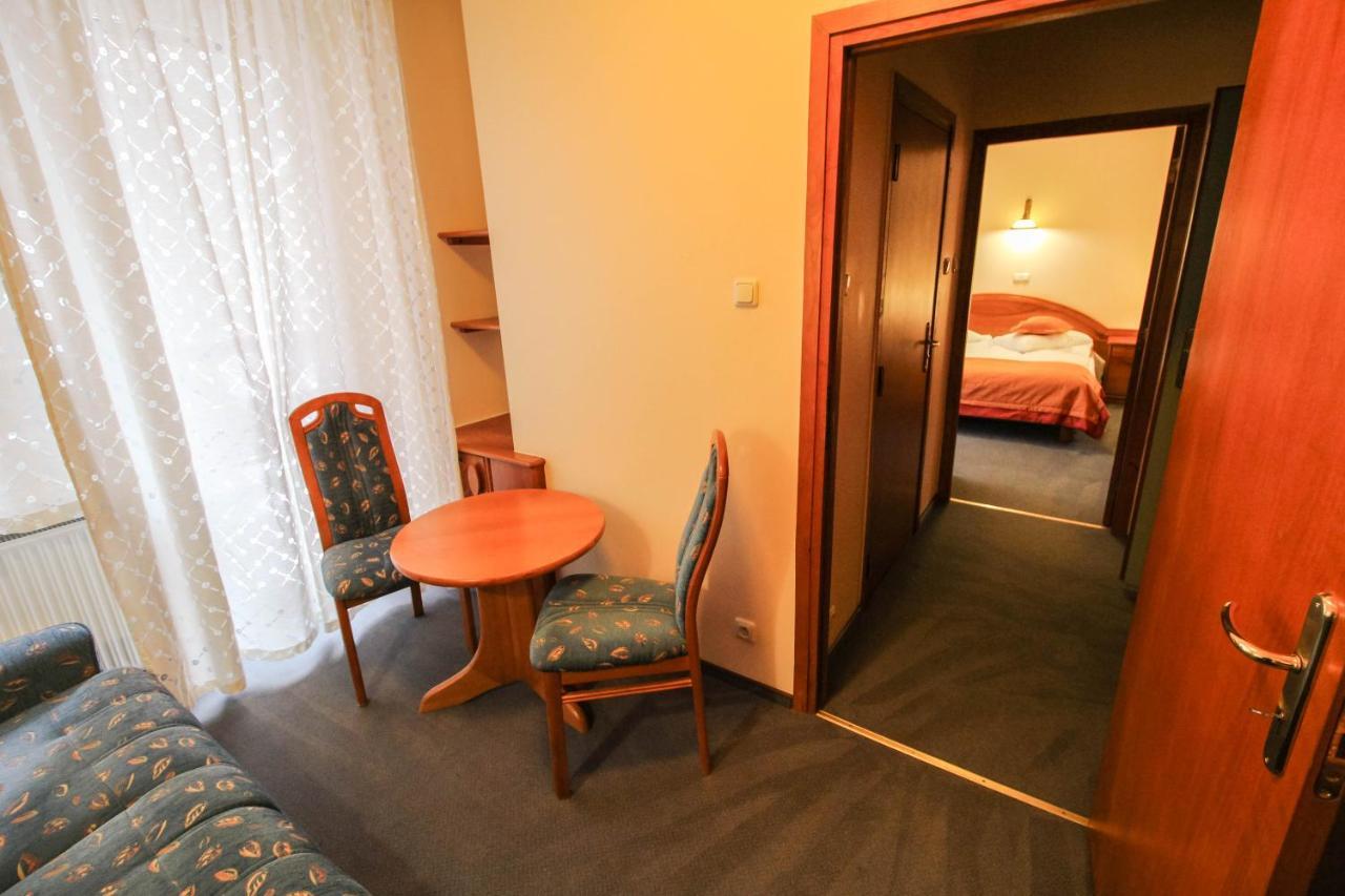 Familijny Osrodek Wypoczynkowo - Rehabilitacyjny Krynica Zdroj Hotel Eksteriør billede